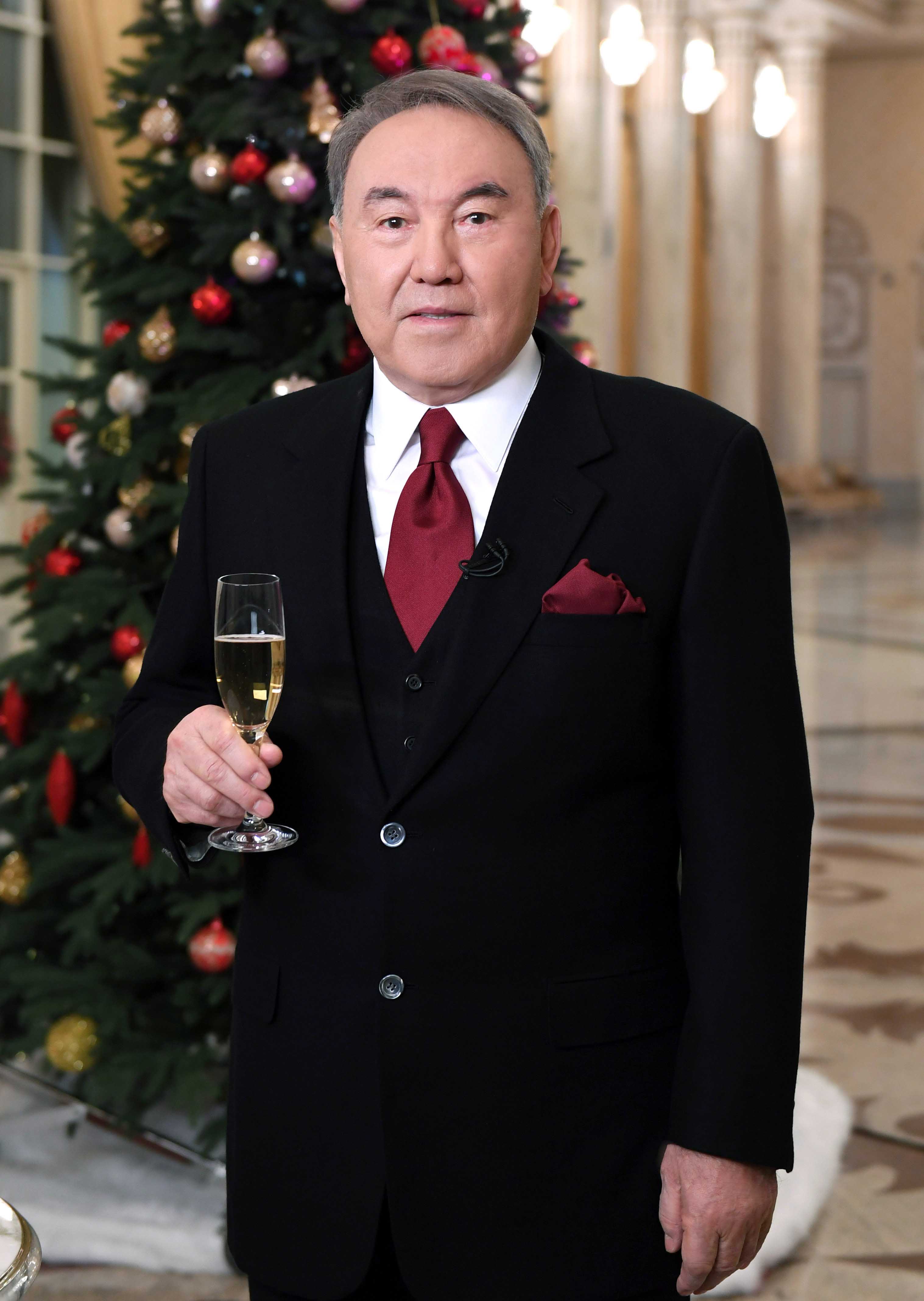 Поздравления Назарбаева С Новым Годом 2021 Видео
