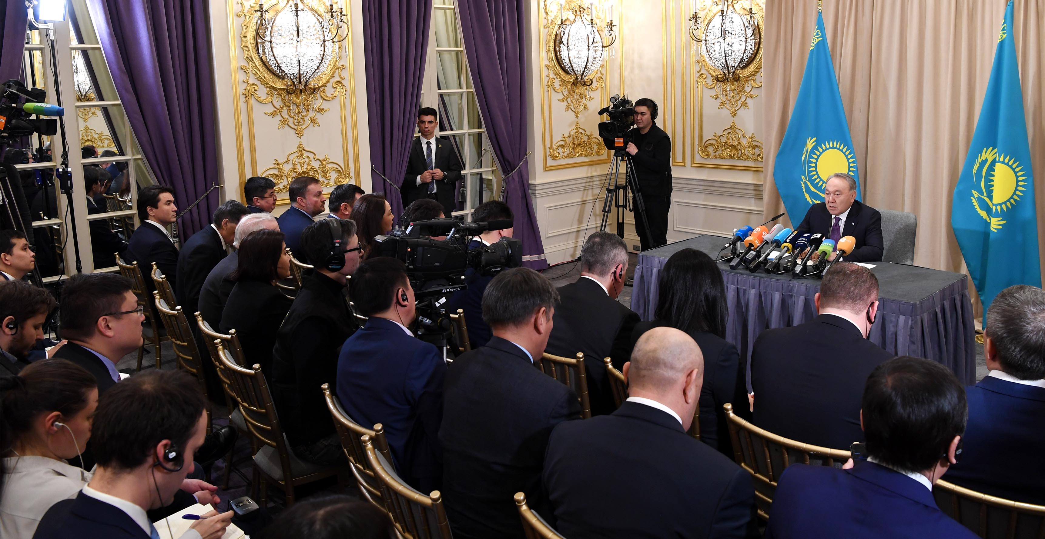 Нұрсұлтан Назарбаев АҚШ Президентімен қандай мәселелерді талқылағанын айтты