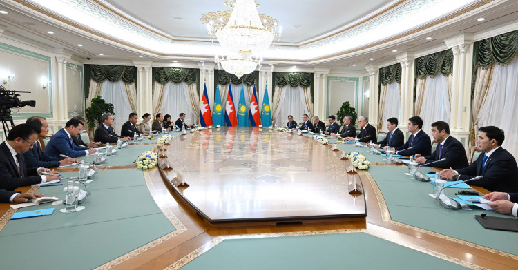 Kassym-Jomart Tokayev and Hun Manet Hold Expanded-Format Talks