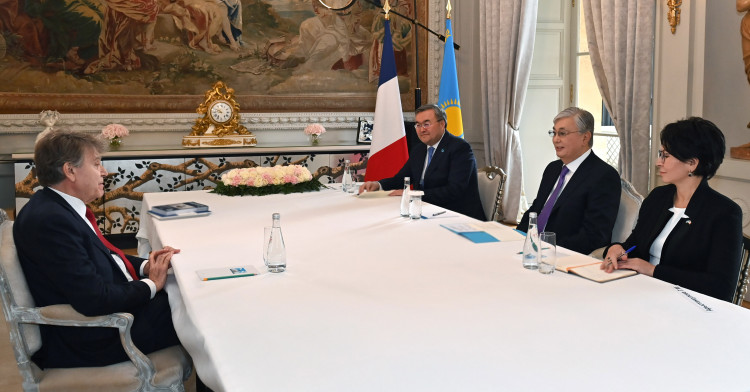 Президент Француз халықаралық қатынастар институтының негізін қалаушы Тьерри де Монбриальмен кездесті