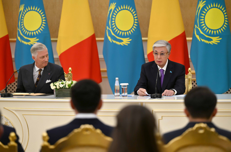 Kassym-Jomart Tokayev and King Philippe Hold a Press Briefing