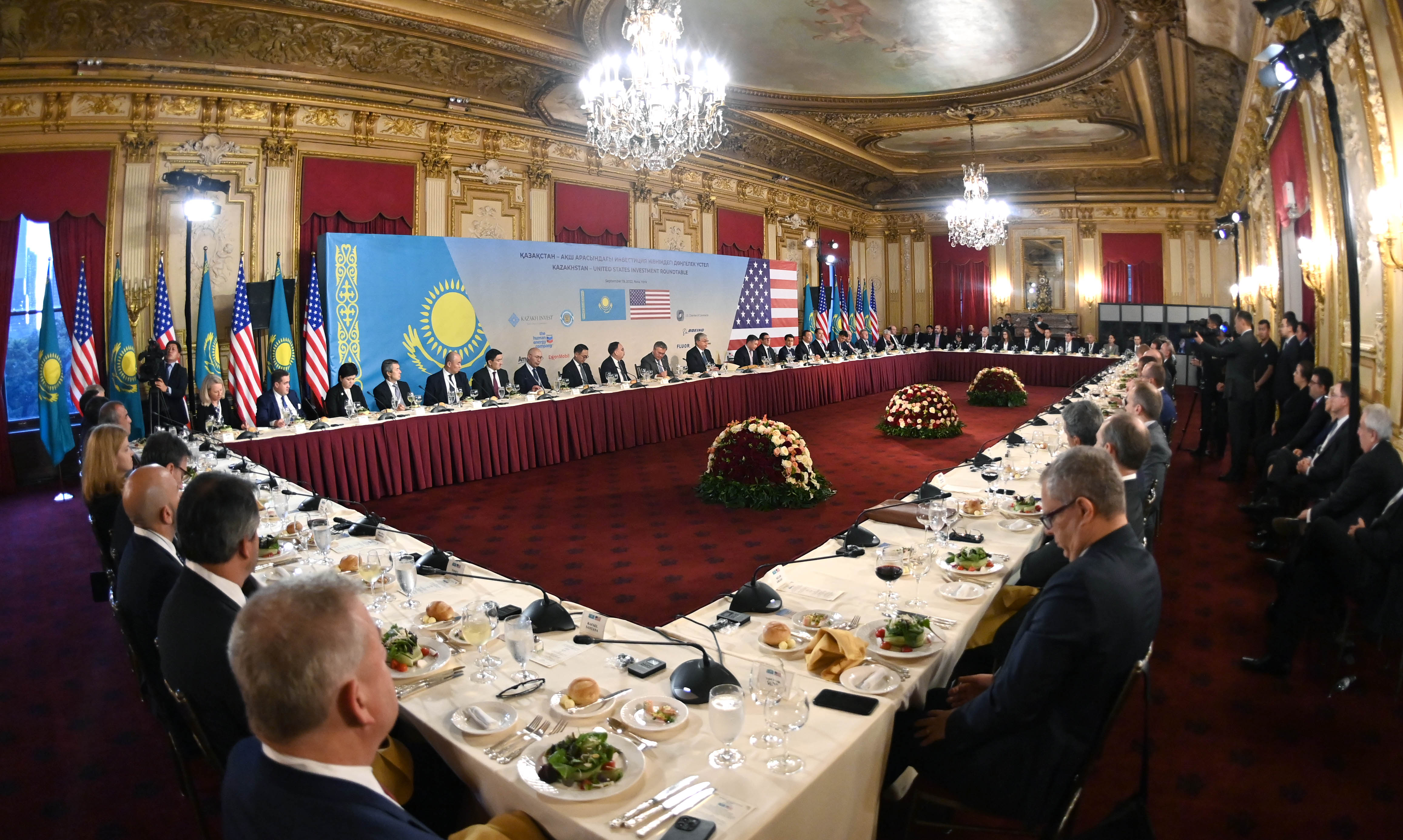 1663635144 KZ4 7479 2 Глава государства принял участие в работе казахско-американского инвестиционного круглого стола.