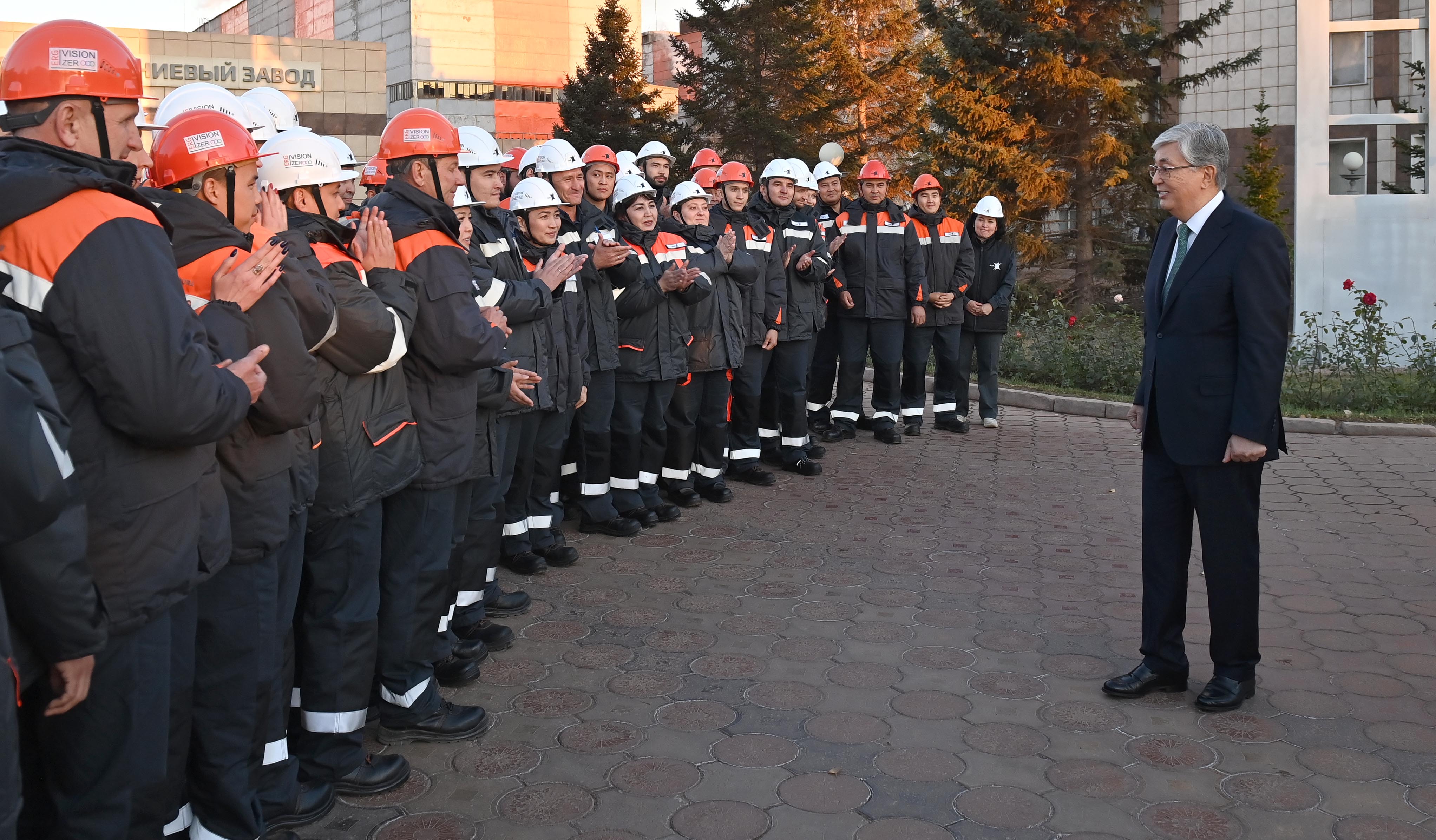Мемлекет басшысы Павлодар алюминий зауытының қызметімен танысты