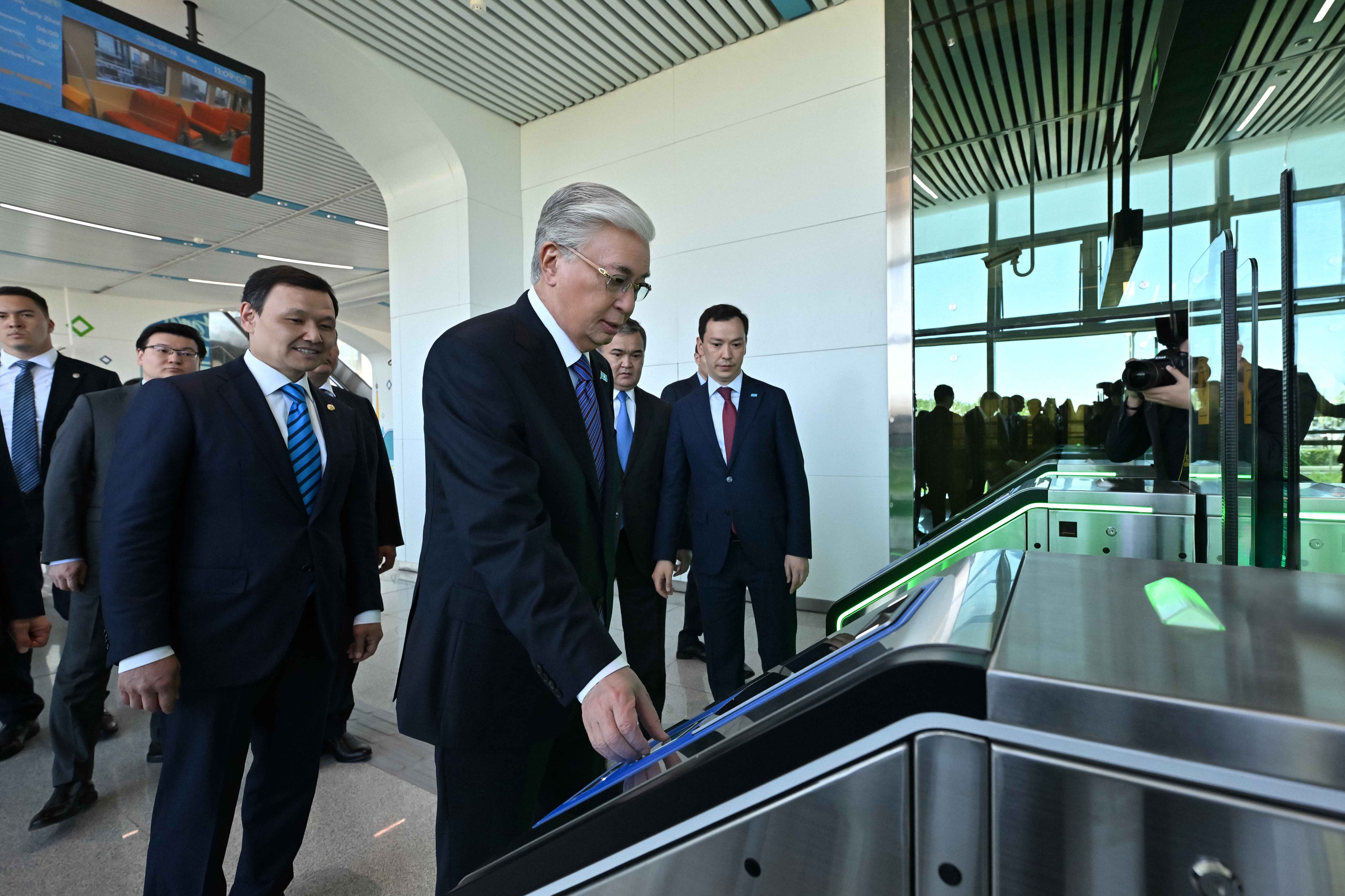 Глава государства принял участие в запуске Astana LRT